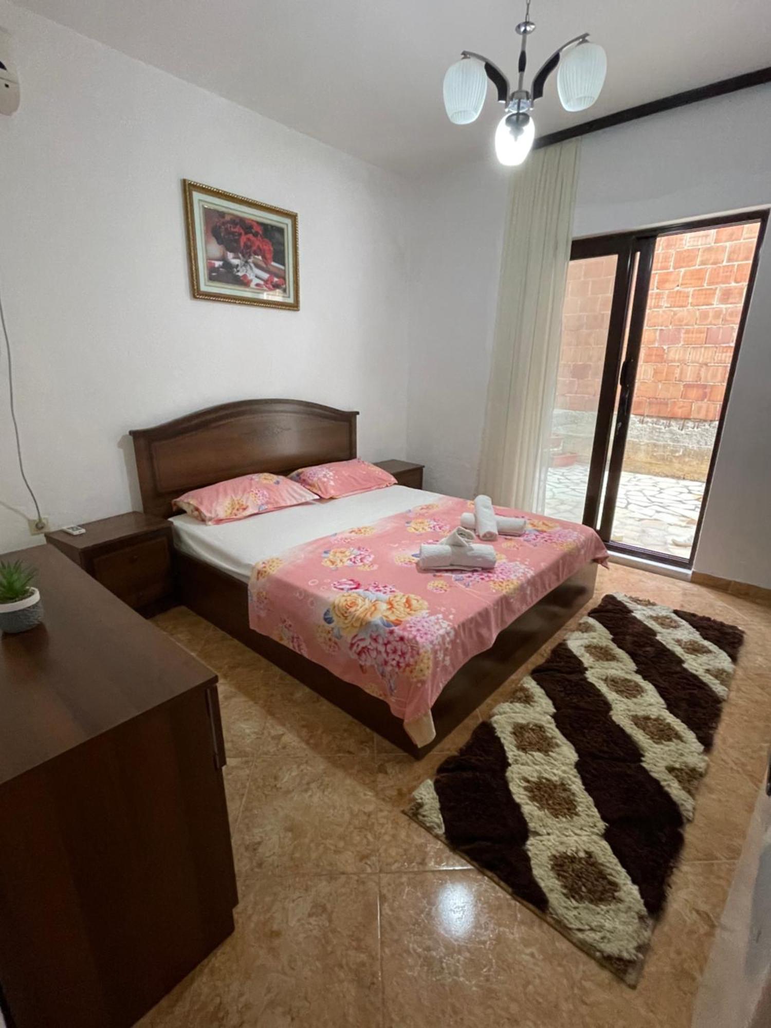 Days Inn Apartments Ulcinj Bilik gambar